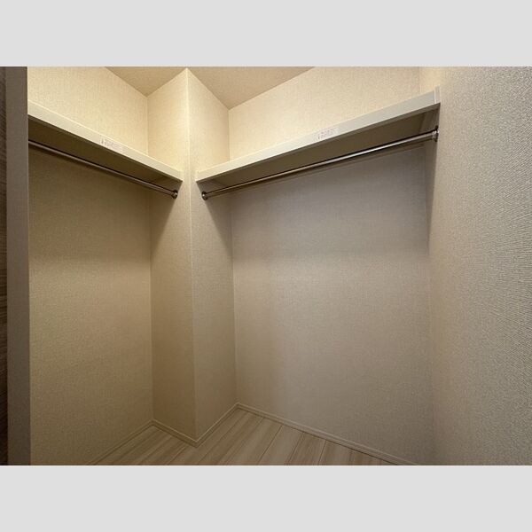 ジュネス前原 ウォークインクローゼット