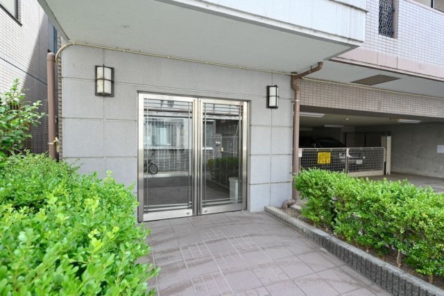 ロイヤルパレス中野坂上2階 エントランス