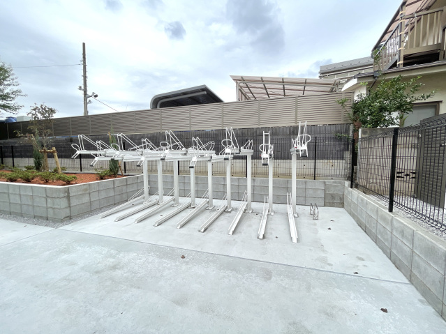 スカイラシクラス平和台 駐輪場