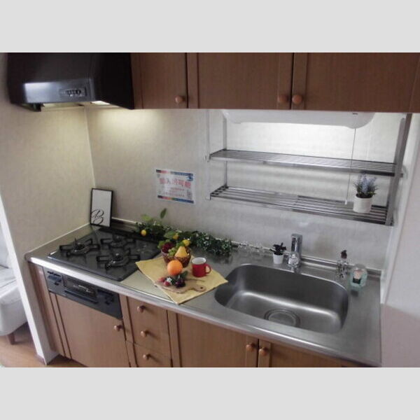 メルベーユ大倉山 システムキッチン　3口コンログリル付