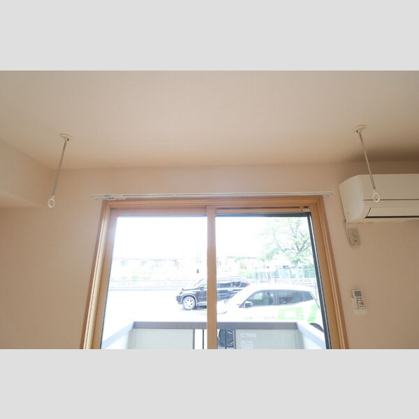 メゾン・ヴェール103号室 室内物干金物