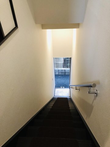 ティアラ浦安 玄関