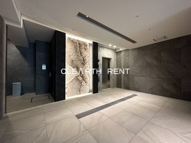 コンシェリア神楽坂 ＣＲＯＳＳＩＡ2階 スタイリッシュなエントランス