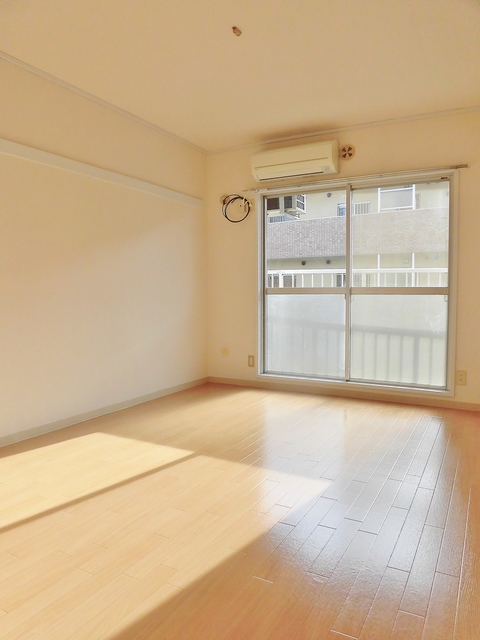 グラスハイツ 203号室の写真です。