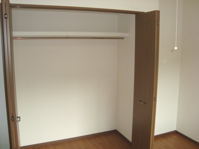 モデルナ203号室 クローゼット