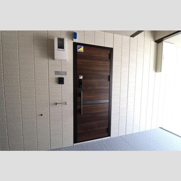 ミレニアセジュール熊谷301号室 玄関