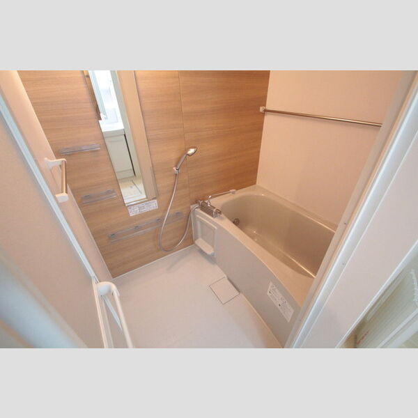 ルピナ105号室 ユニットバス浴室換気乾燥機付