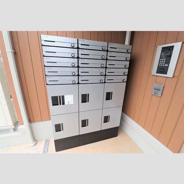 Tスクエア越ヶ谷205号室 集合ポスト　宅配ボックス