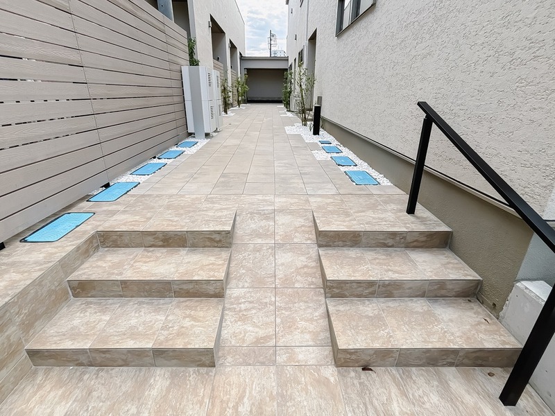 カーサ・ソンリエンテ1階 エントランス