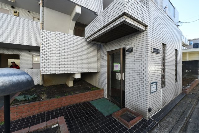 アートイン中野 エントランス