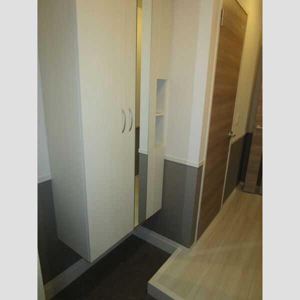 クレスト谷原101号室 玄関