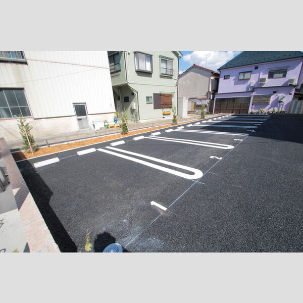 ルミエールI 駐車場