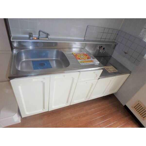 メゾン秋山A棟0101号室 キッチン