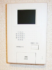 レオパレスリリー201号室 モニター付インターホン