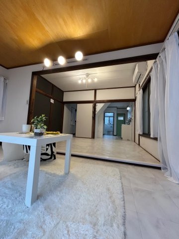 日だまりのほんわかハウス おしゃれな照明備え付け