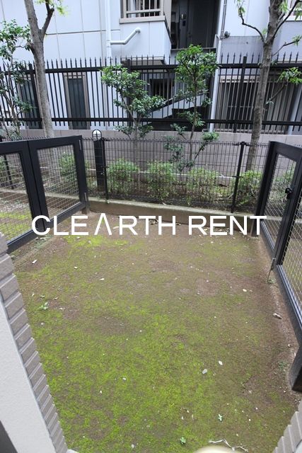 菱和パレス世田谷桜新町1階 庭