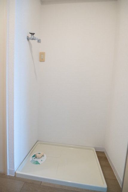 ﾀﾞｲｱﾊﾟﾚｽ・ｽﾃ-ｼｮﾝﾌﾟﾗｻﾞお花茶屋6階 室内洗濯機置場