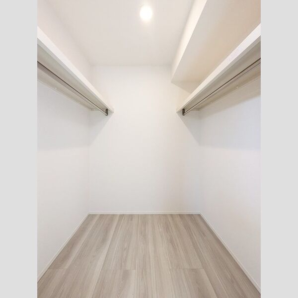 ノーブルパレス106号室 ウォークインクローゼット