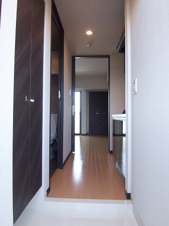 グラントゥルース王子404号室 玄関