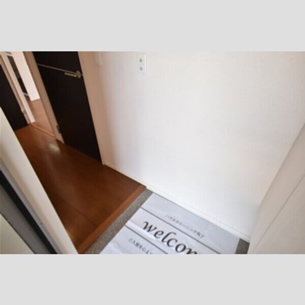 カーサフィオーレ　B 玄関