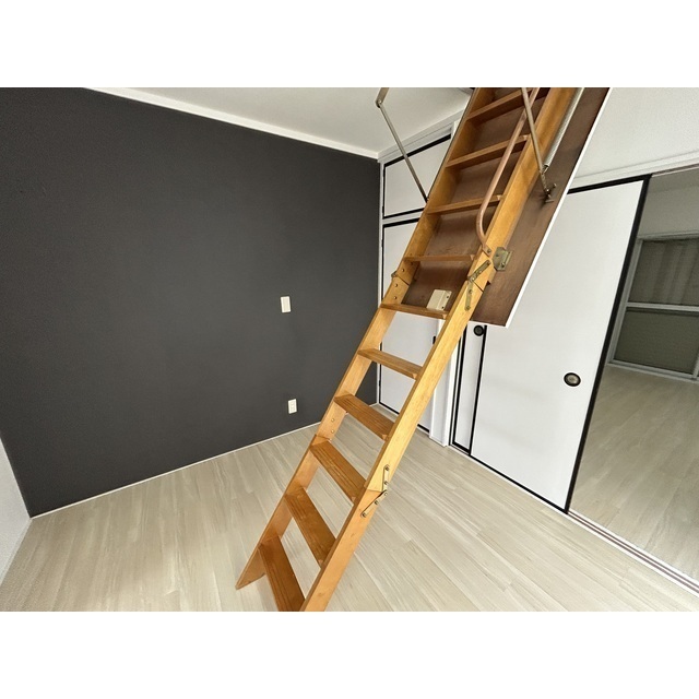 サンシャインハイツカジワラ205号室 内観