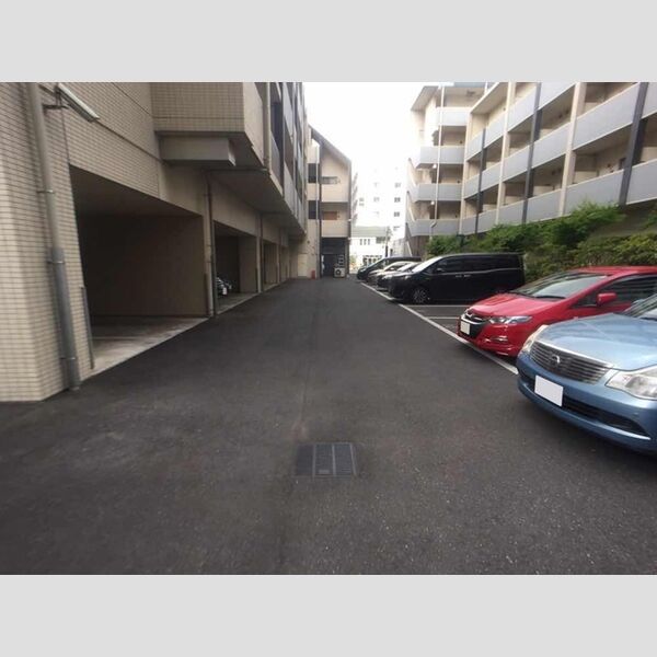 グラン・シャリオS 駐車場