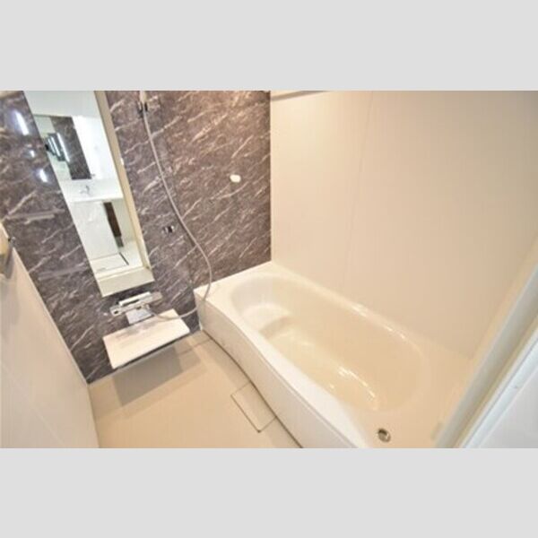 Same sky103号室 バス