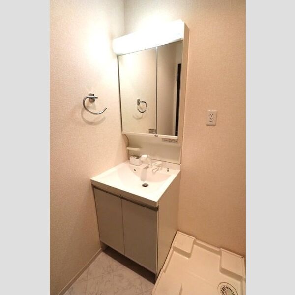 イーストエンジェル青山　B棟 洗面化粧台