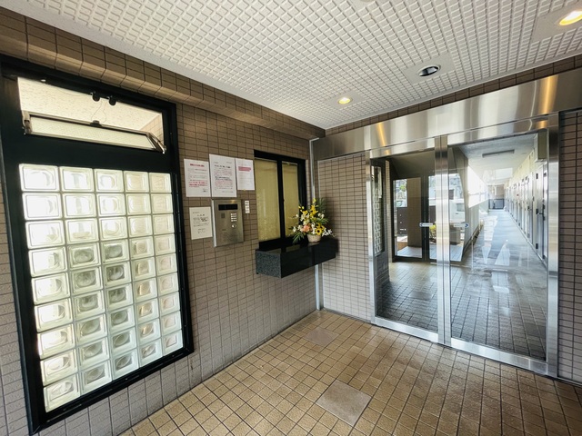 Ｂｉｇ　Ｔｈｒｏｕｇｈ0216号室 エントランス