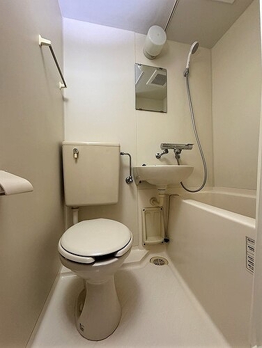 ハウス・エプタ5階 ３点ユニットバス　全体　※クリーニング前