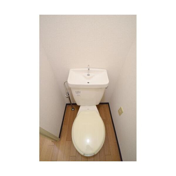 ユートピア南原102号室 トイレ