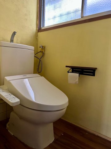 港南区笹下5丁目戸建 トイレ