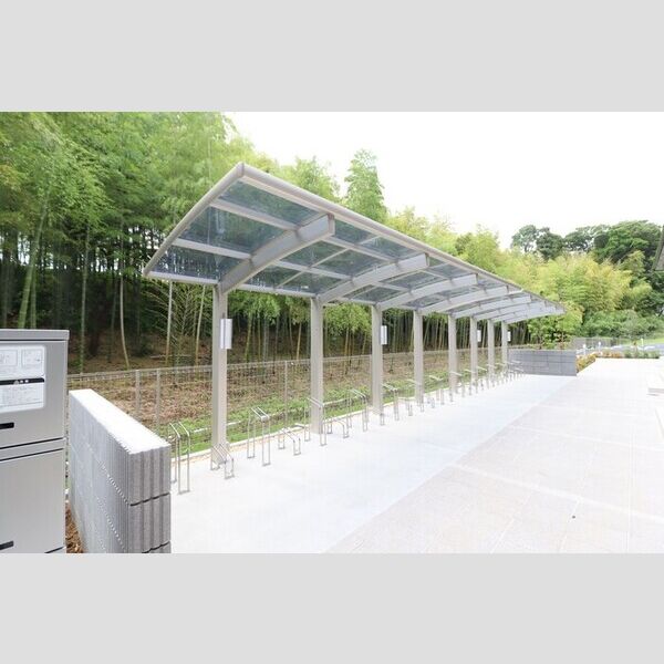 アレグリア 駐輪場