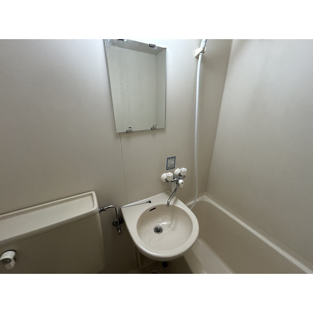 ブルーメアライ36B棟106号室 内観