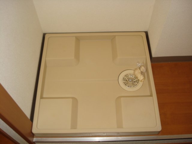 フローラリア303号室 洗濯機置場