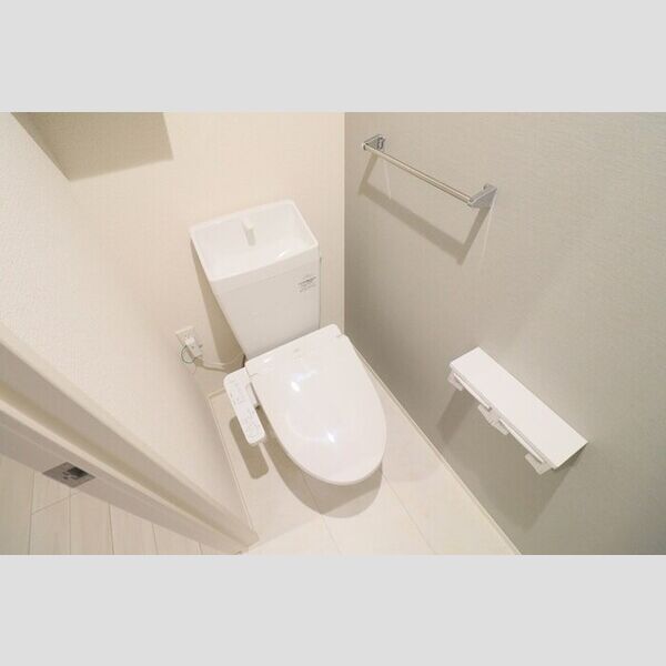 D Paina 今井南町103号室 トイレ