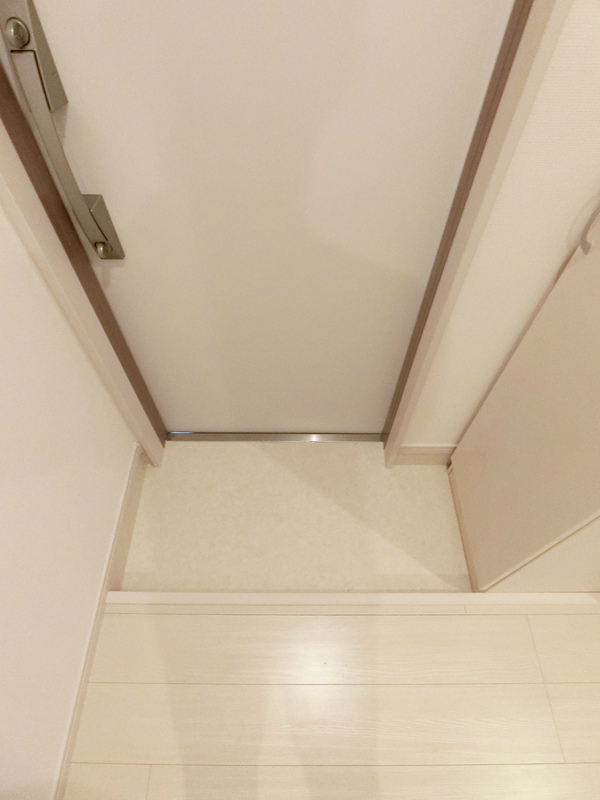 リブリ・花水木 Drei1階 玄関