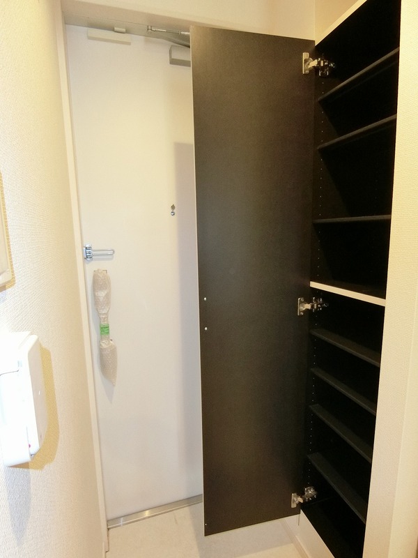 リブリ・グランコート日吉3階 玄関