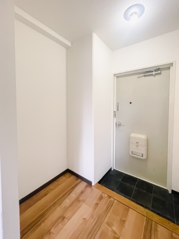 ポートハイム第1吉野町307号室 玄関