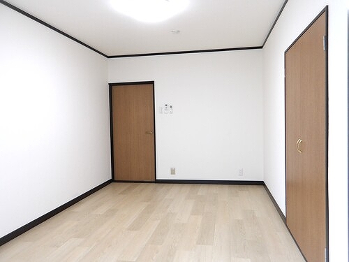 メゾンフラワー1階 洋室約７．３畳別角度　※2025年9月撮影