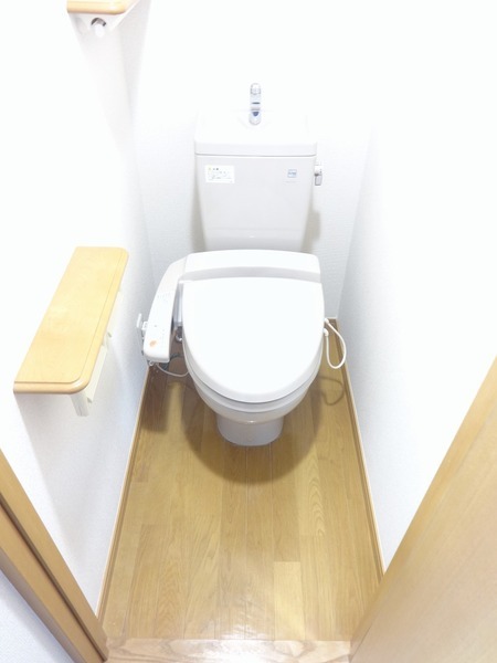 ルーブル新宿西落合伍番館504号室 トイレ