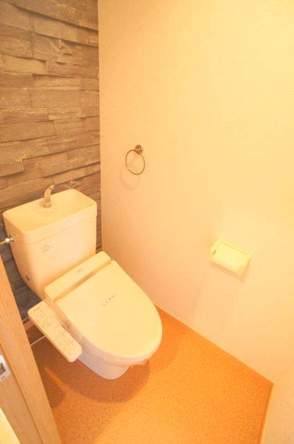 アメニティー・なかにし0302号室 トイレ