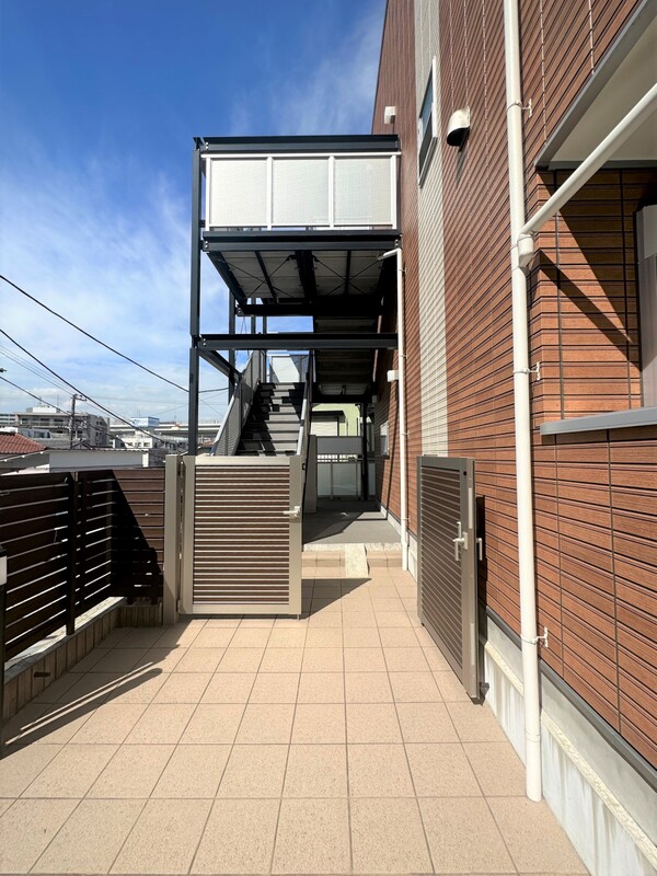 リブリ・石川町1階 エントランス