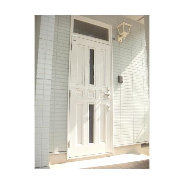 ツインハイツ能見台2 玄関