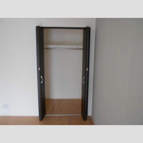 エスト四つ木 クローゼット