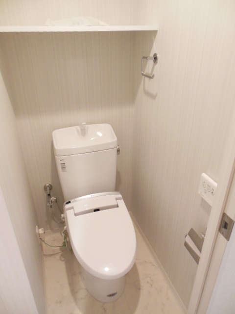 グランド・ガーラ新横浜South5階 シャワー付きトイレ