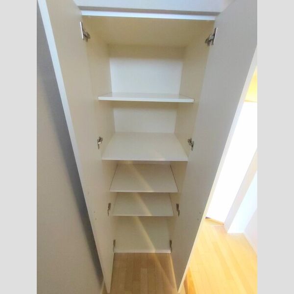 カスタリア用賀0101号室 同建物別部屋の参考画像