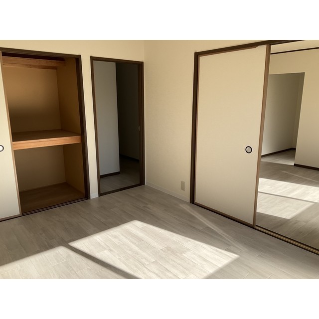 グランデュール瀬戸岡 内観