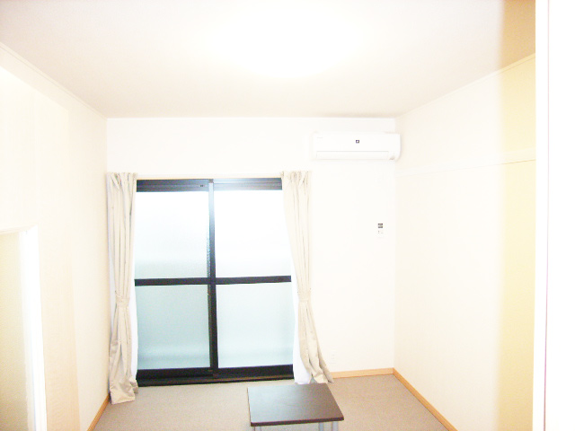 レオパレスかわせみ 寝室