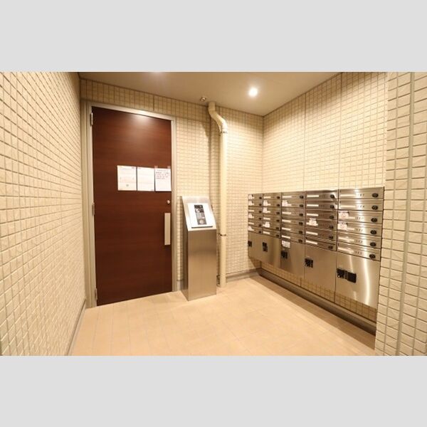 パティオ池袋 オートロックエントランスと宅配・郵便BOX